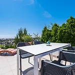 Mirjana Apartamento *
